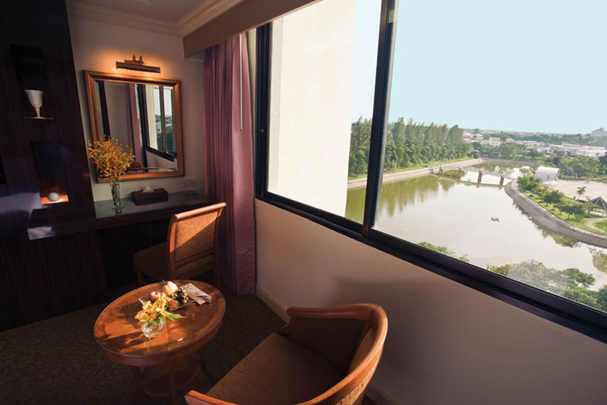 Ploy Palace Hotel Mukdahan Dış mekan fotoğraf
