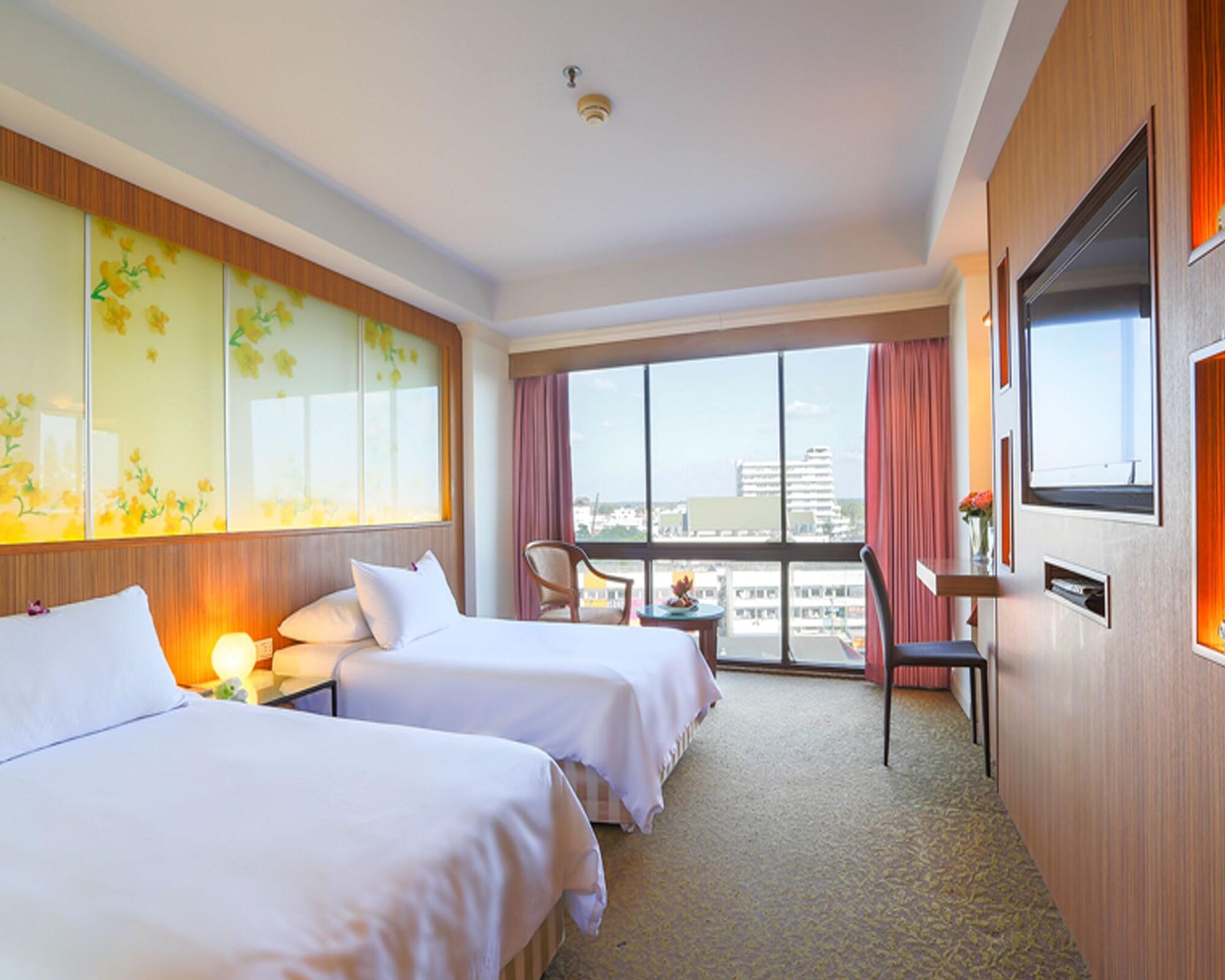 Ploy Palace Hotel Mukdahan Dış mekan fotoğraf